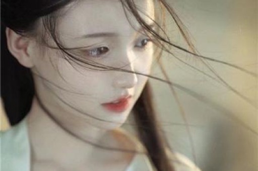 3岁女童在洗浴店摔倒后脑受伤宝妈发帖吐槽反被索赔100万元店方：她拒不删帖疑似敲诈