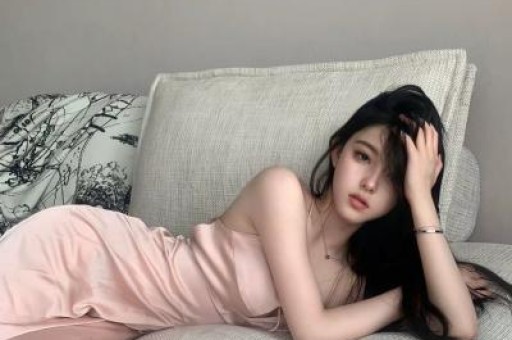 知名女网红翻车每天收入几万礼物却被曝光是AI生成的人物